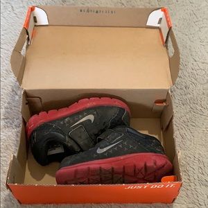 Size 6C infancy Nike’s.